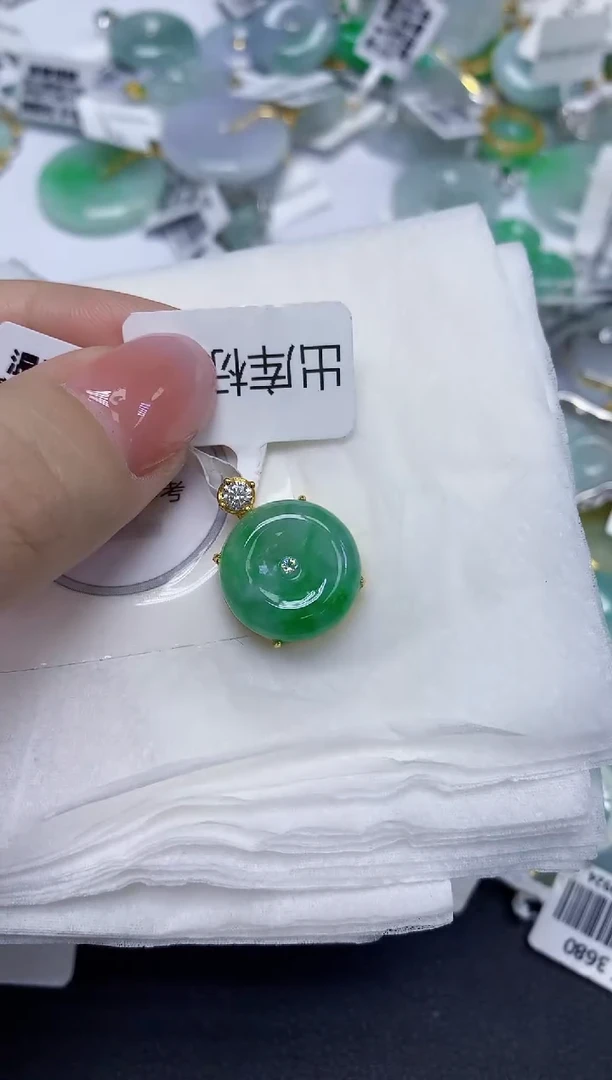 颈饰未镶嵌翡翠天然缅甸翡翠A货多样性发一件