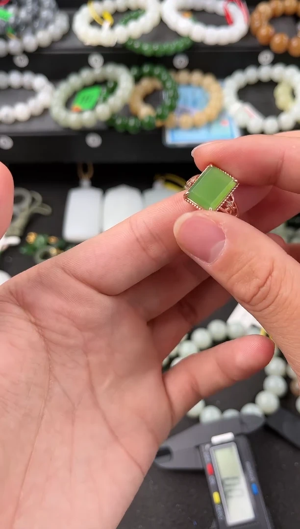 【闪购商品】和田玉戒指未镶嵌俄碧方块戒指微色差