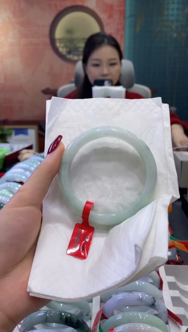 【闪购商品】翡翠手镯未镶嵌多人02220