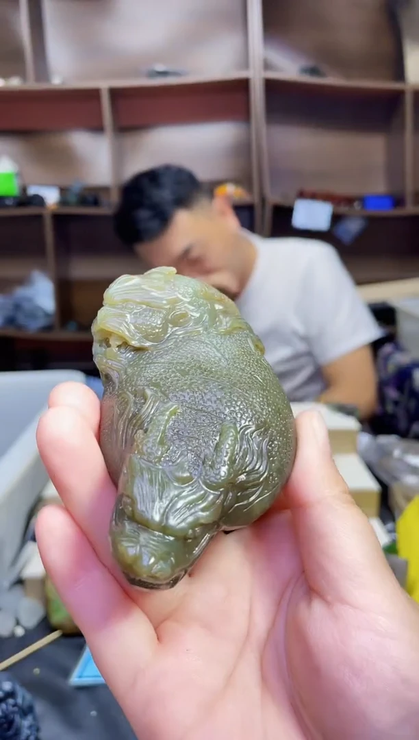 和田玉未镶嵌颈饰1