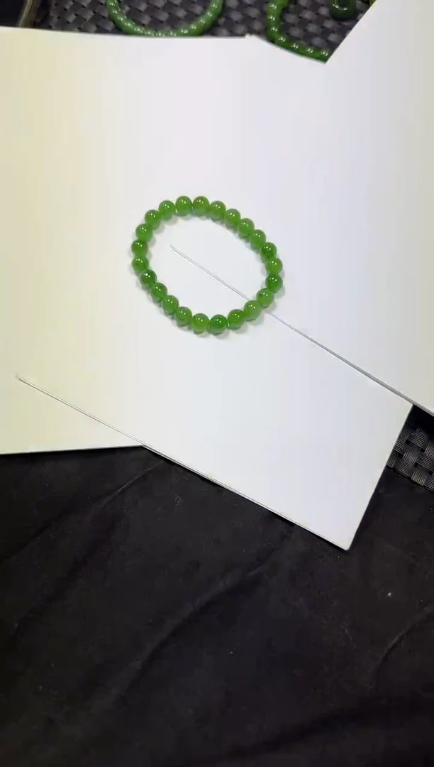 未镶嵌手串和田玉（碧玉）燕***?苹果绿色8m单圈手串