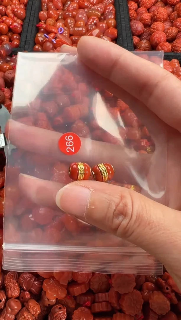 【闪购商品】南红玛瑙未镶嵌颈饰1