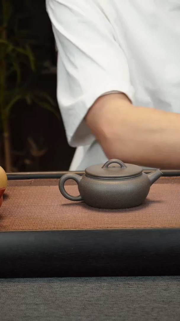 宜兴精品紫砂茶壶150cc