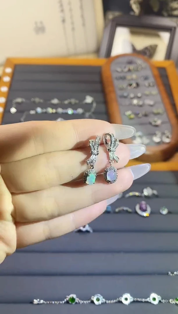 【闪购商品】水晶手链银S925镶嵌A44