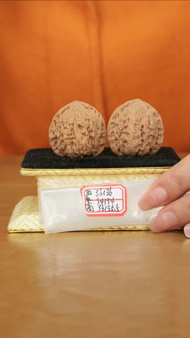 把件文玩核桃密纹狮子头