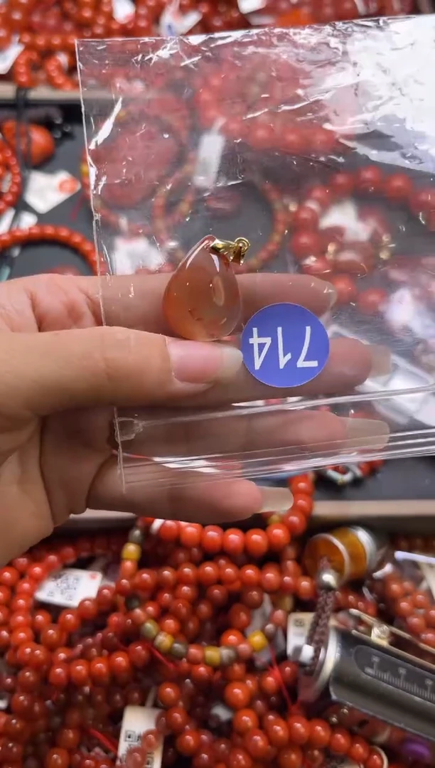 南红玛瑙未镶嵌珠宝奇石714