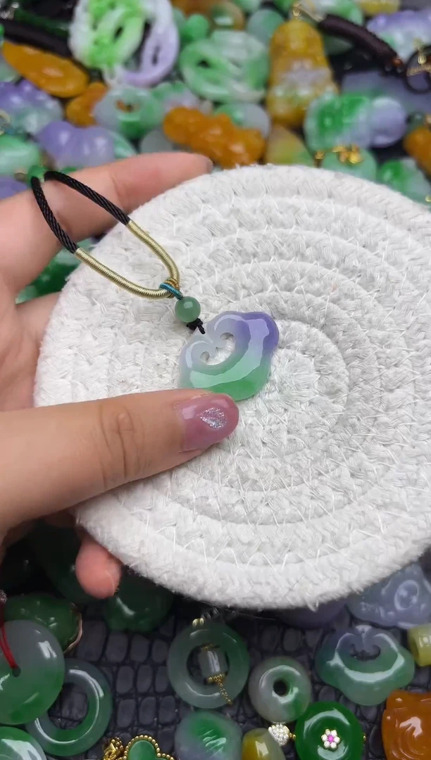 颈饰未镶嵌翡翠缅甸翡翠吊坠