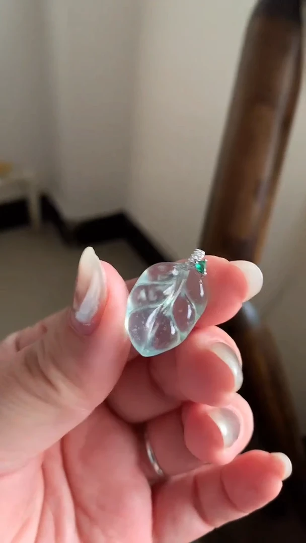 未镶嵌蛇纹石玉吊坠(不含链)叶子