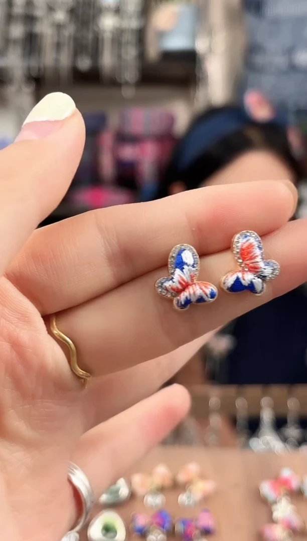 织绣柠****。民族风非遗老绣饰品575