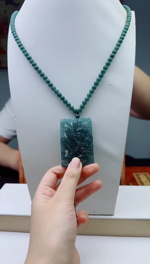 颈饰未镶嵌翡翠多样性发其一
