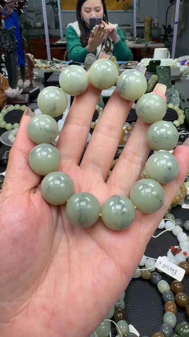 未镶嵌手串和田玉新疆青花一线天卡18