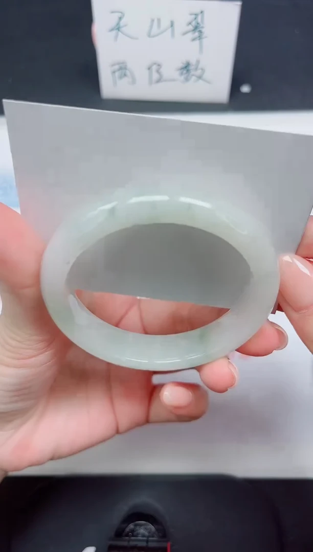 【闪购商品】石英质玉手镯未镶嵌85-56