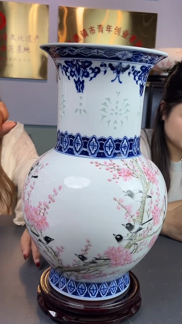 摆件瓷博会&水点桃花胡晶026