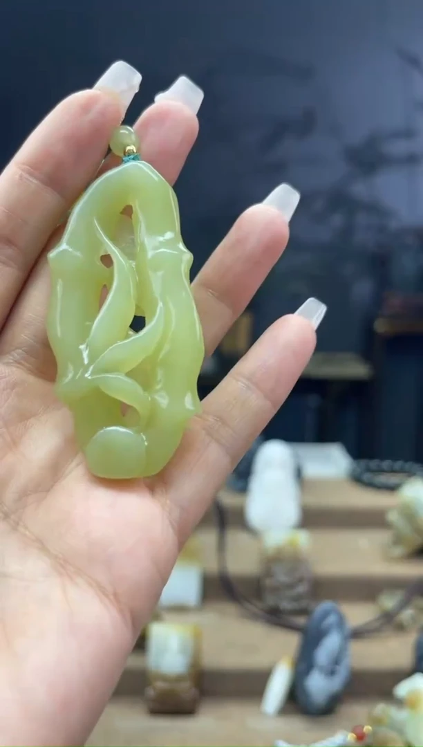 颈饰未镶嵌和田玉1