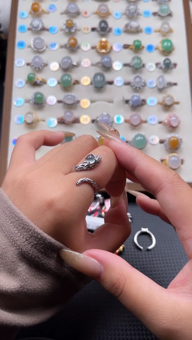 【闪购商品】翡翠戒指银S925镶嵌天然A货翡翠戒指