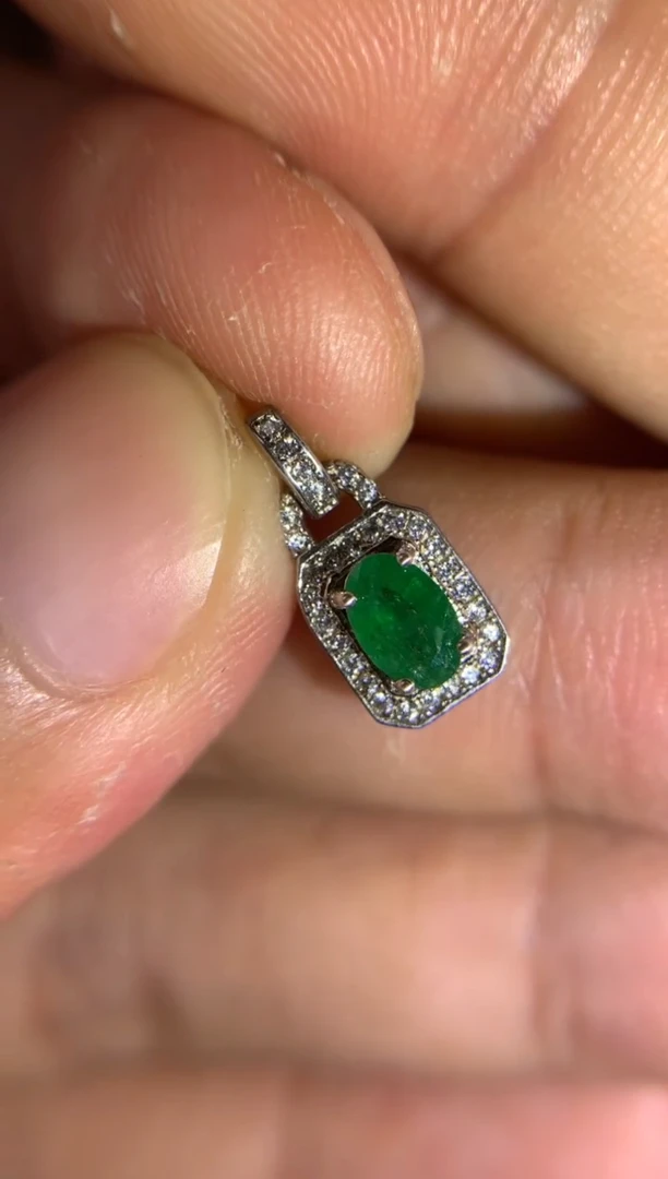 银S925镶嵌吊坠祖母绿吊坠