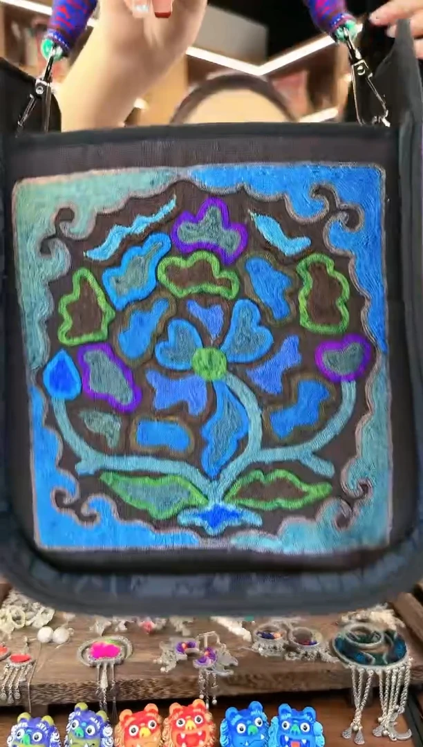 【闪购商品】织绣L507黔东南苗族刺绣