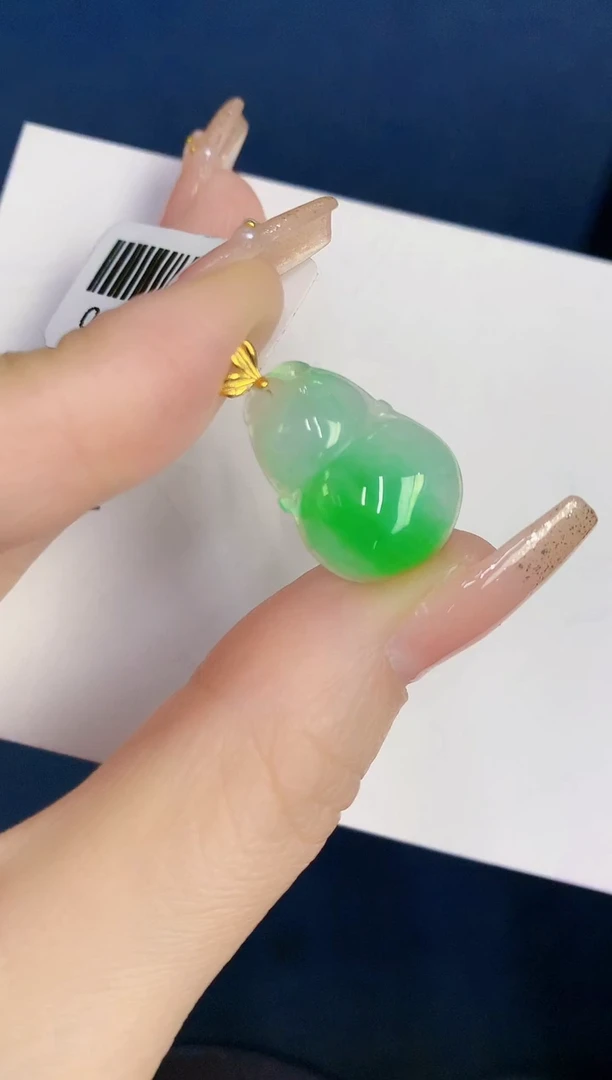 颈饰18K金镶嵌翡翠缅甸天然翡翠A货