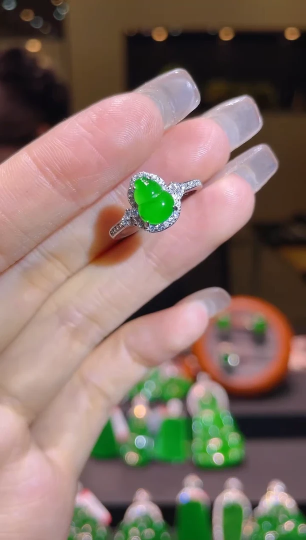 【闪购商品】翡翠吊坠(不含链)未镶嵌A56