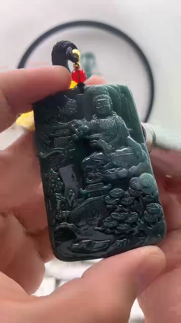 翡翠未镶嵌颈饰大势至【品质一般能接受再拍】