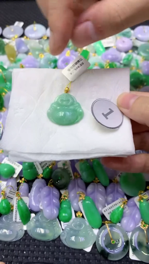 颈饰未镶嵌翡翠天然缅甸翡翠A货