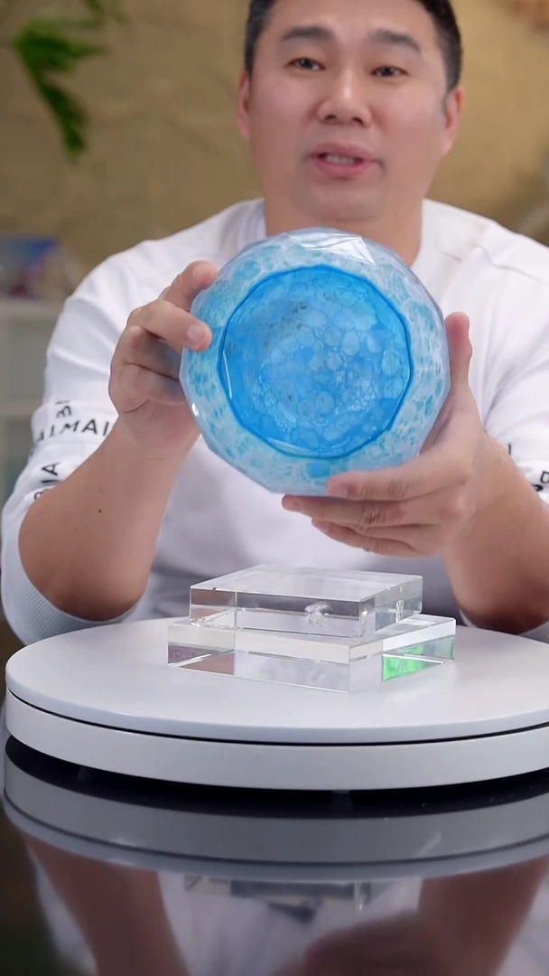 手工艺品琉璃蓝白色设计款切面烟灰缸