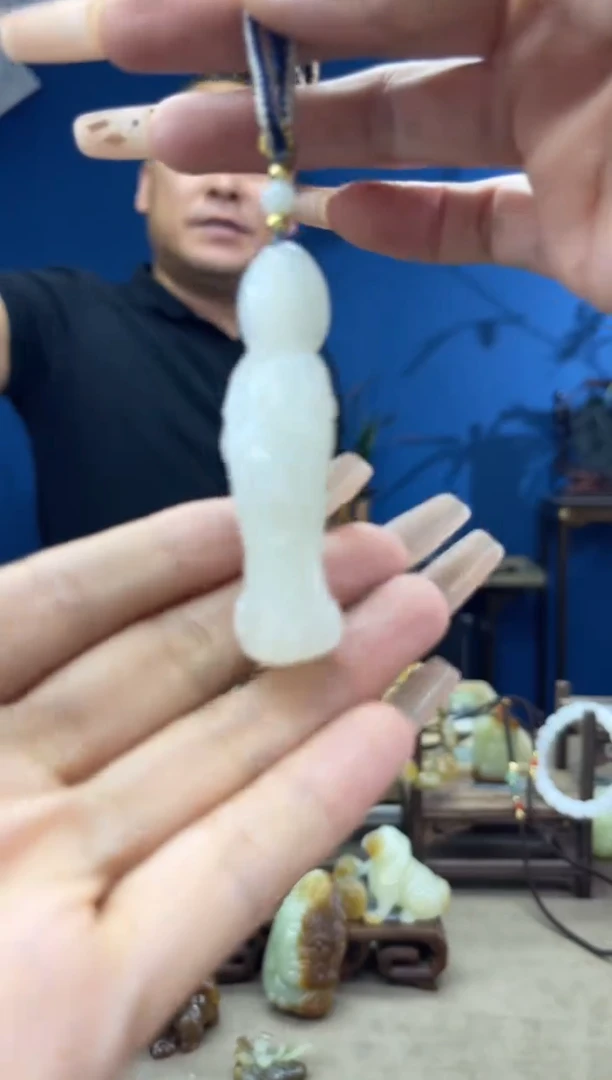 和田玉未镶嵌颈饰1