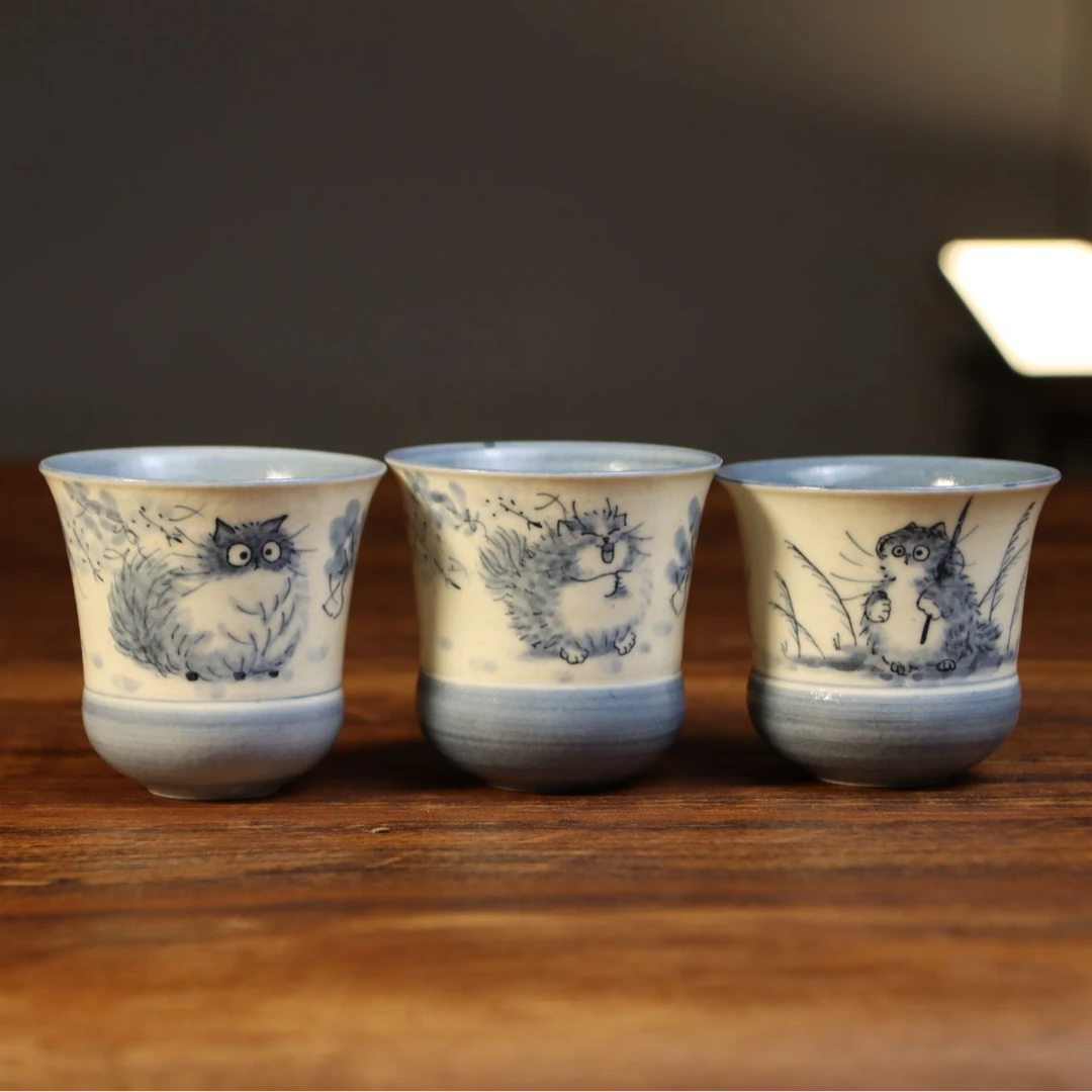 手绘青花萌虎陶艺铃铛圆底杯