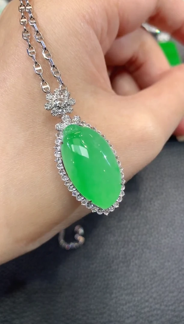 18K金镶嵌戒指翡翠C87