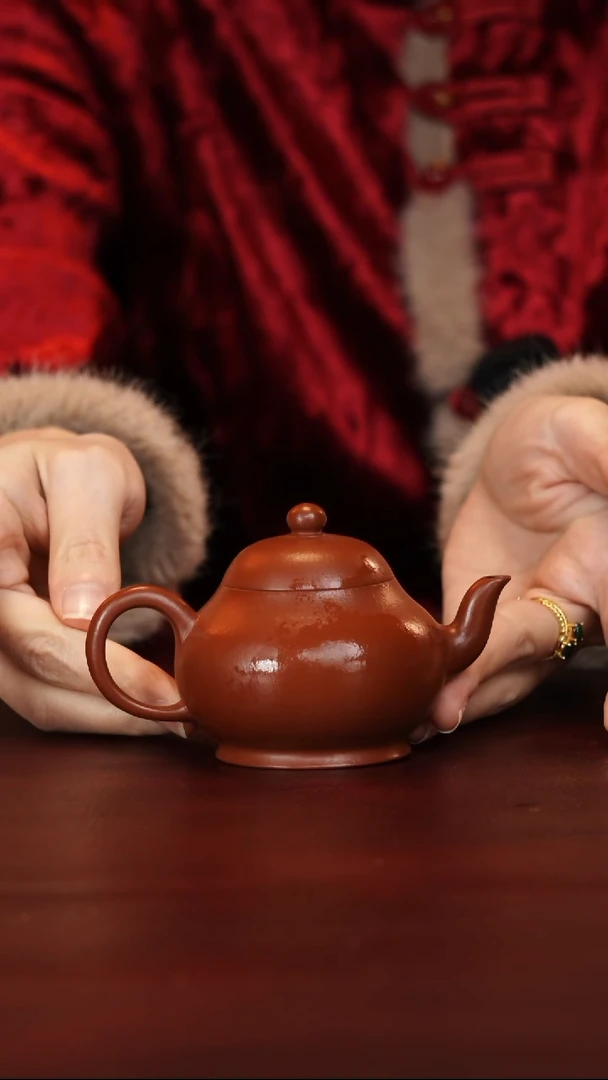 茶壶紫砂何华林--手工--梨形