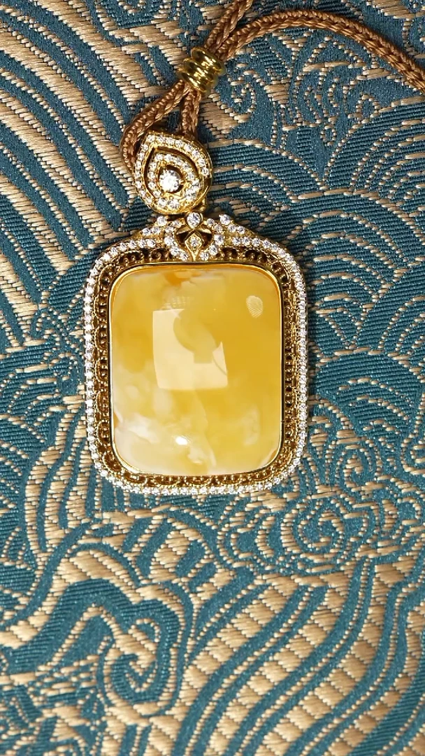 蜜蜡吊坠(赠链)银S925镶嵌无事牌