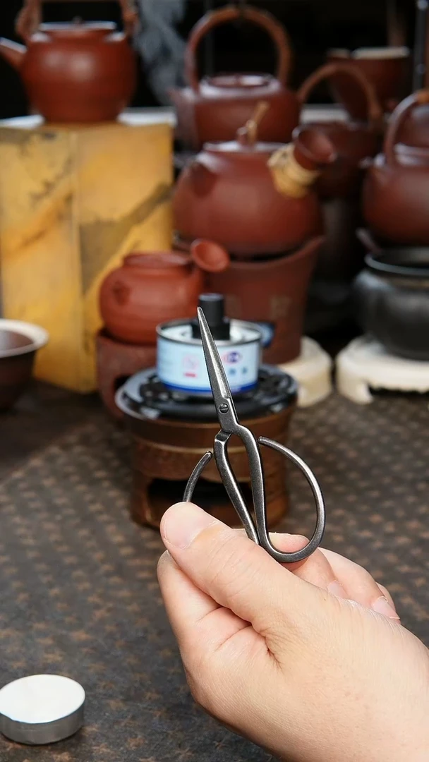 福利  老铁小茶剪刀