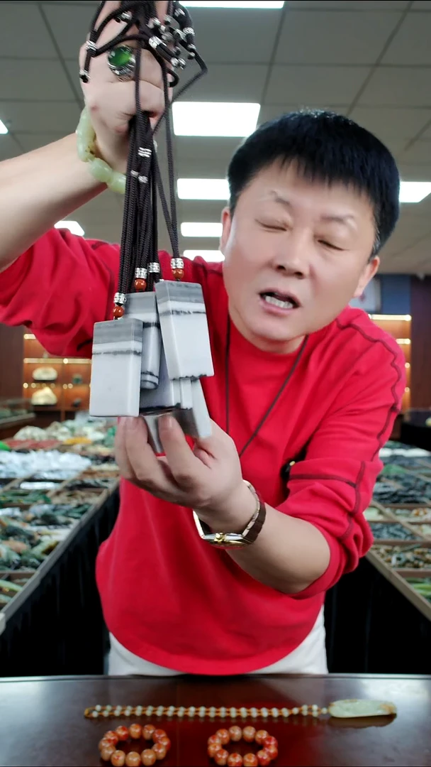 颈饰未镶嵌和田玉多样是发货随机发一