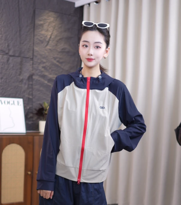 【欧韩订单】小字母刺绣夏季连帽拉链插肩薄款短外套女