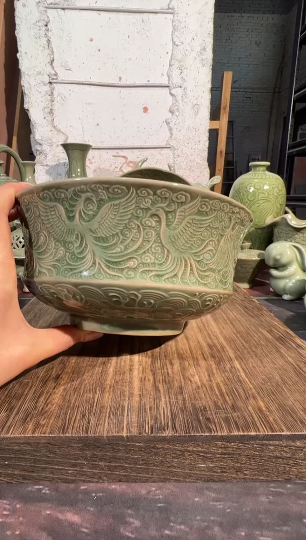 耀州窑青瓷九凤碗