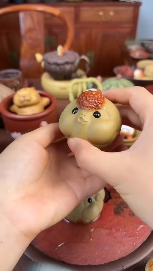 紫砂茶宠般**多喷水小鱼