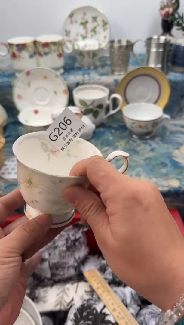 瓷片啦**✌           G206