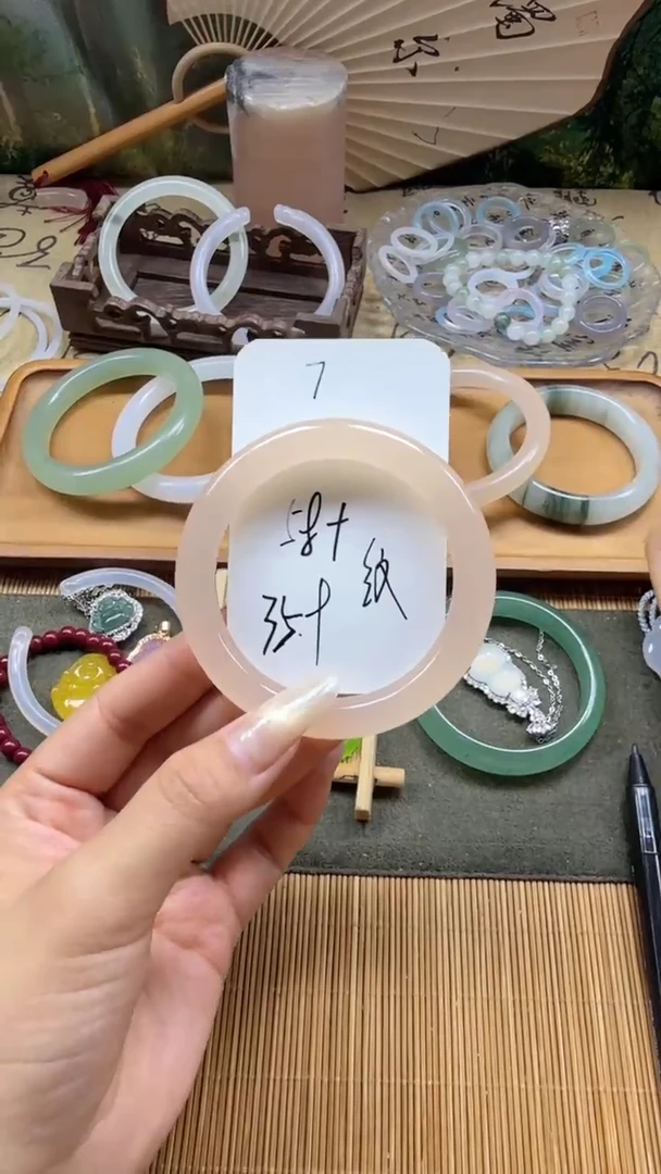 未镶嵌手镯石英质玉7