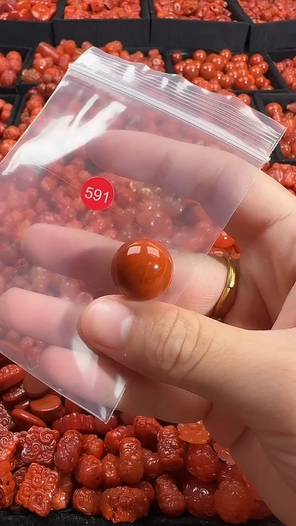 颈饰未镶嵌南红玛瑙1
