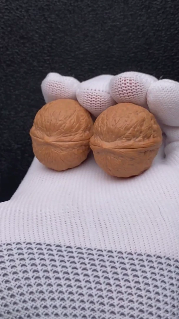 【闪购商品】文玩核桃把件蛇皮球