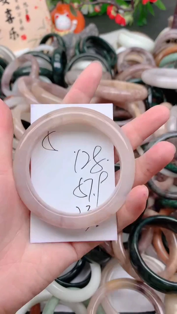 石英质玉手镯未镶嵌128