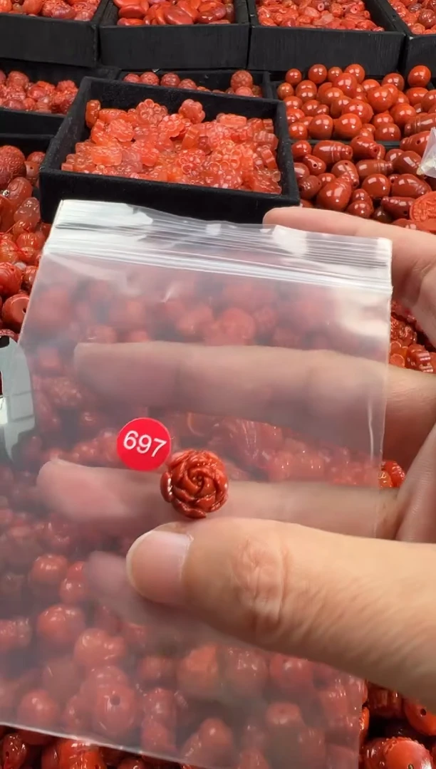 颈饰未镶嵌南红玛瑙1