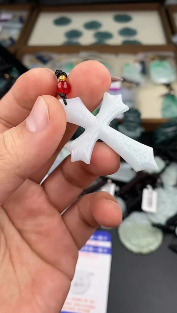【闪购商品】翡翠颈饰未镶嵌  天然翡翠，一物一图