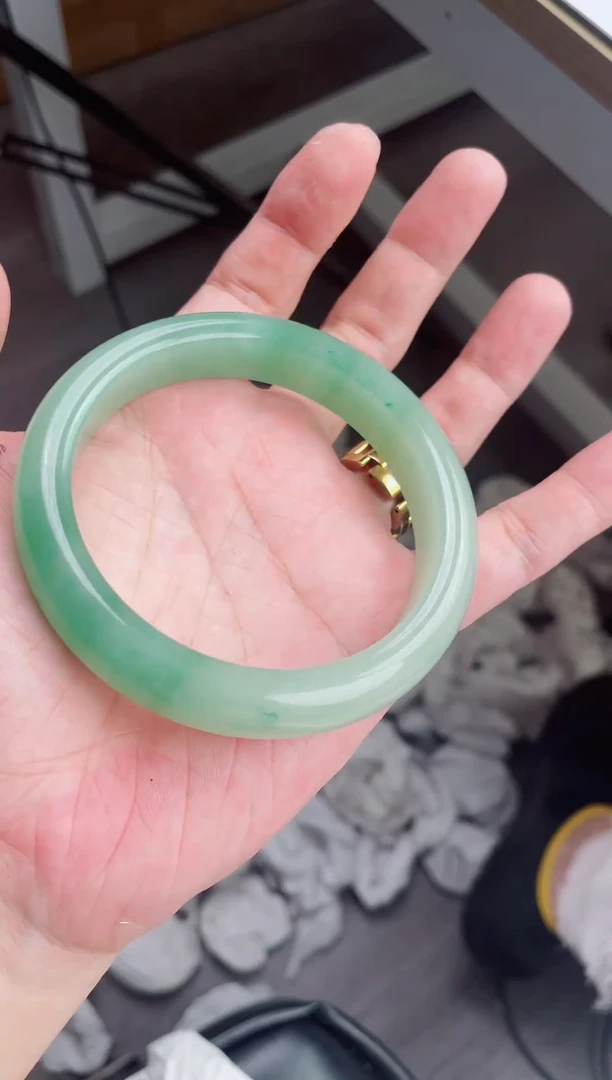 未镶嵌手镯石英质玉151-63