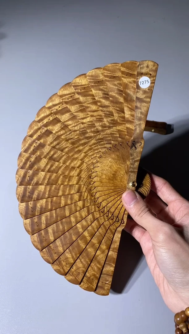 【闪购商品】金丝楠木雕727号15cm金丝楠木小叶桢楠扇子