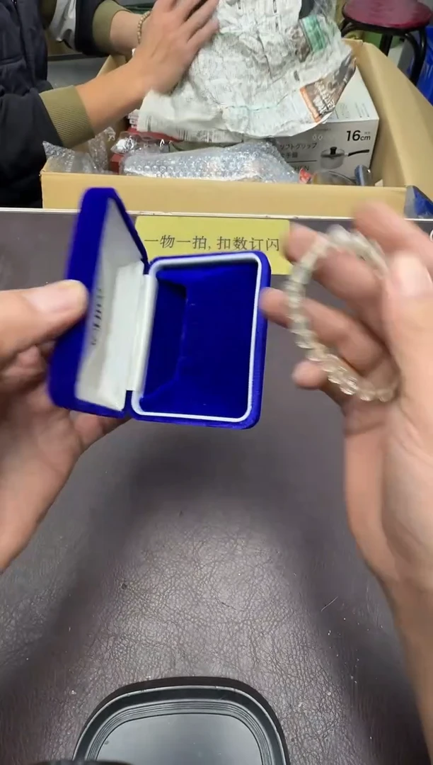 手工艺品琉璃我****?495