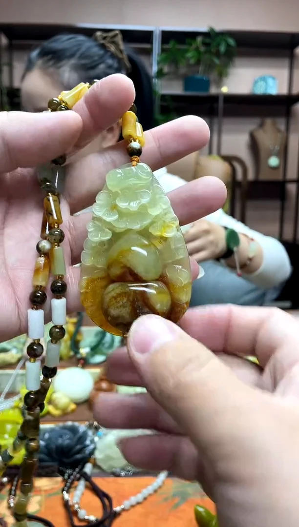 未镶嵌岫玉吊坠·