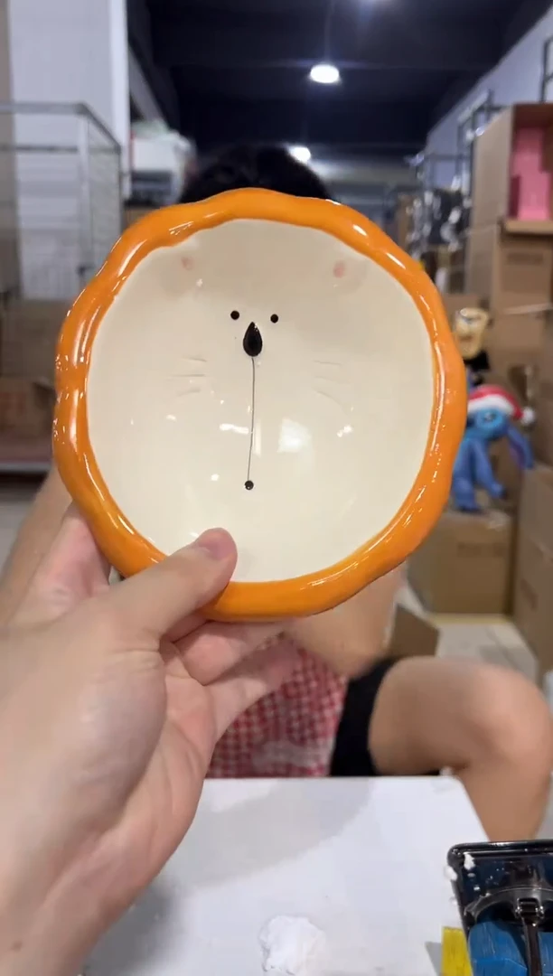 瓷片小号狮子猫猫碗