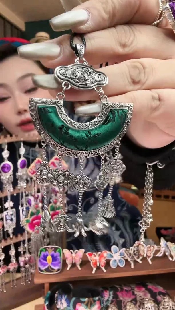 刺绣纯手工民族风刺绣吊吊坠