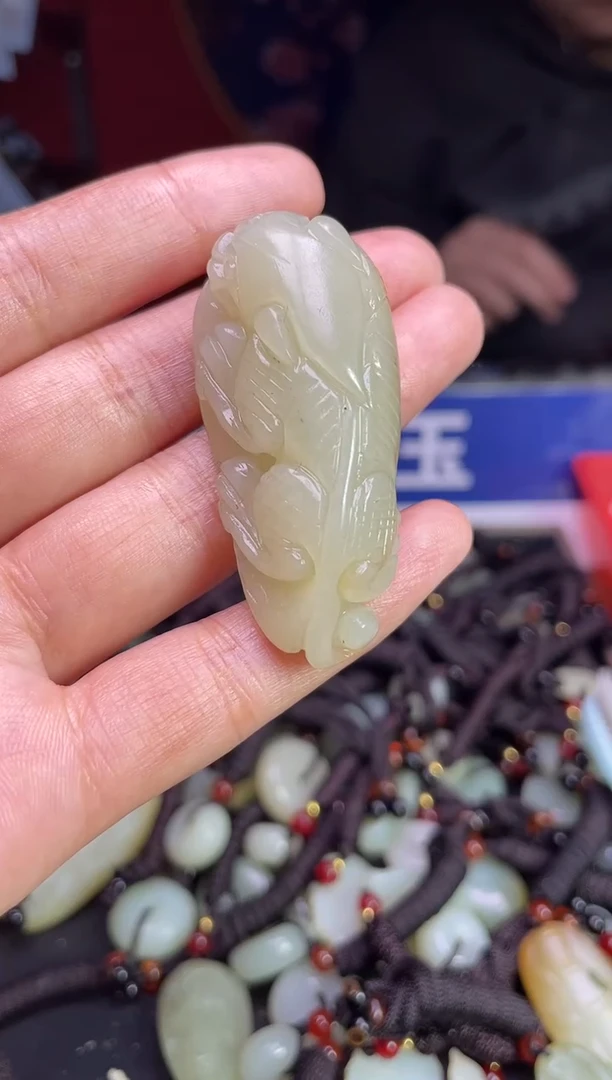 未镶嵌和田玉挂件1